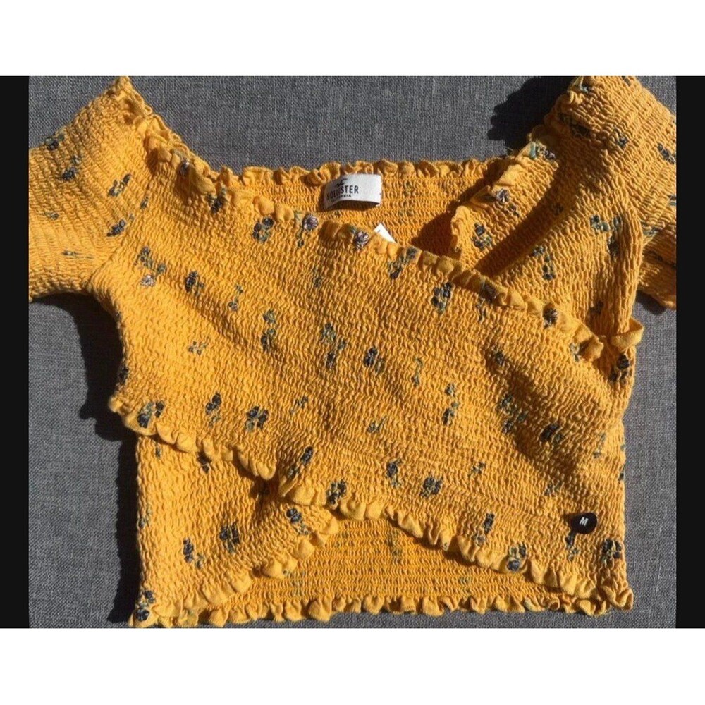 Hollister Mustard Yellow Floral Smocked Crop Top Women’s Medium NWT